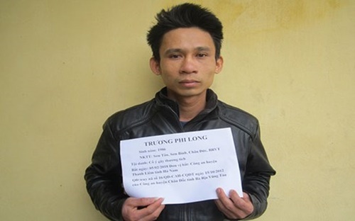 Bắt đối tượng truy nã 8 năm lẩn trốn trong chùa