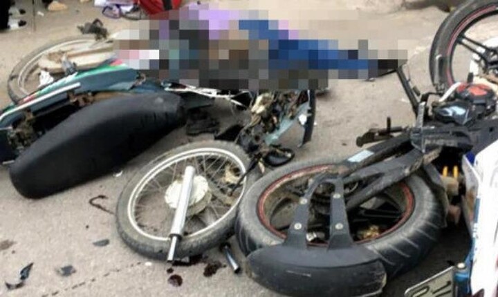 Cà Mau: Hai xe máy đấu đầu, ba người tử vong tại chỗ