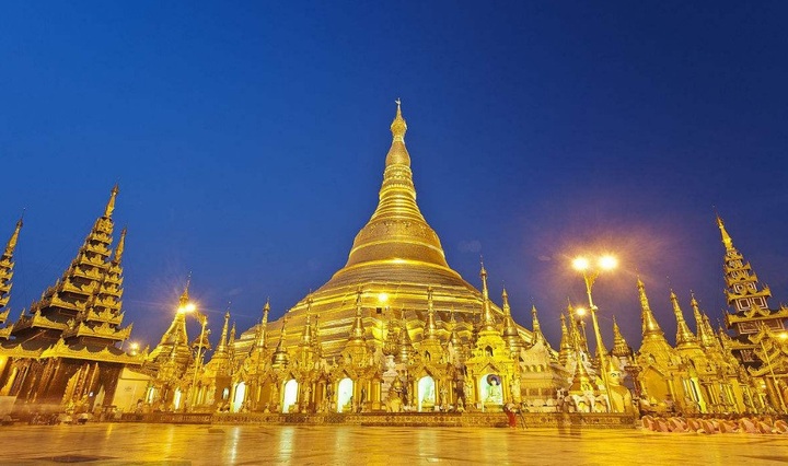 Toà tháp làm từ 72 tấn vàng và hàng nghìn carat kim cương