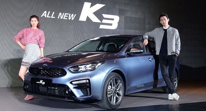 Ra mắt Kia K3 2018 thế hệ mới, giá từ 318 triệu đồng