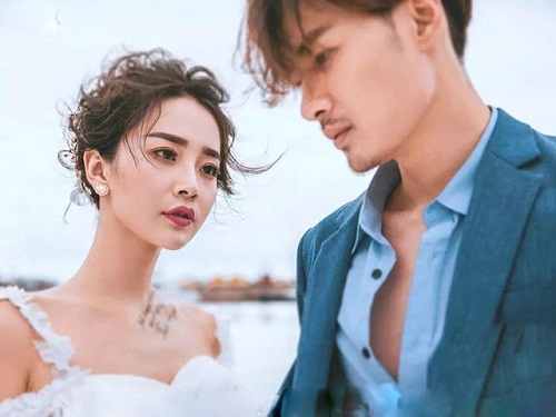 Chồng bắt vợ tháo túi ngực: Đàn ông muốn vợ đẹp nhưng không thích đồ giả