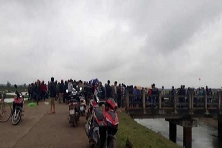 Hà Tĩnh: Phát hiện thi thể nam sinh và chiếc xe máy dưới hồ