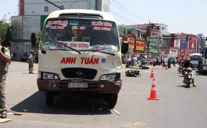 Vụ xe khách kéo lê 2 cô gái trong gầm xe ở Bình Dương: Có dấu hiệu tội 
