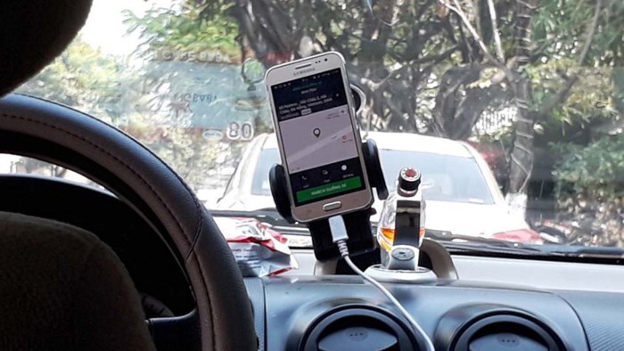  Lấy 10 triệu của khách bỏ quên, tài xế Grab có bị truy cứu hình sự?