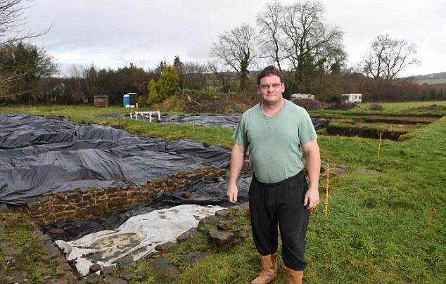 Liều lĩnh bán biệt thự mua đất hoang, 12 năm sau thu được cả gia tài khổng lồ