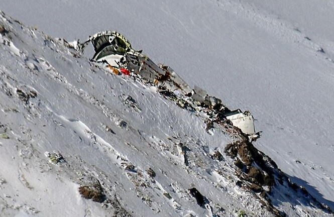 Vụ máy bay rơi, 66 người thiệt mạng: Đã tìm thấy hộp đen