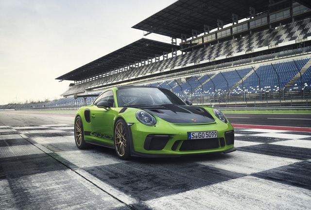 Siêu xe Porsche 911 GT3 RS lộ diện ở Việt Nam, chào giá gần 14 tỉ đồng 