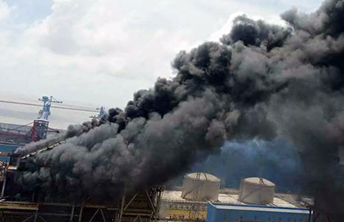 Cháy lớn tại Nhà máy nhiệt điện Duyên Hải 3: Nhiều người đu dây thoát thân