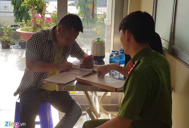 Dừng xe quá 5 phút tại trạm BOT, một tài xế bị phạt 150.000 đồng