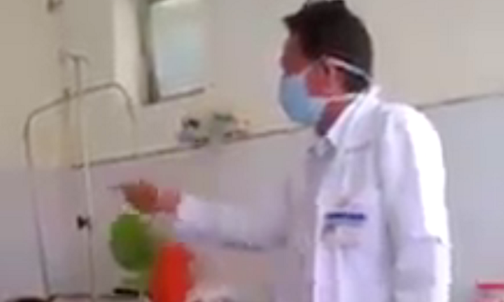 Bác sĩ đuổi bệnh nhân bị cấm không được điều trị