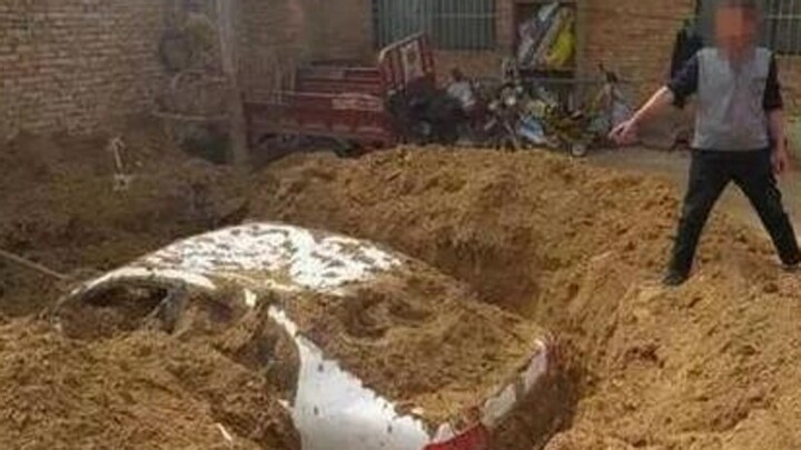 Sợ bị đi tù do lái xe đâm người, tài xế 