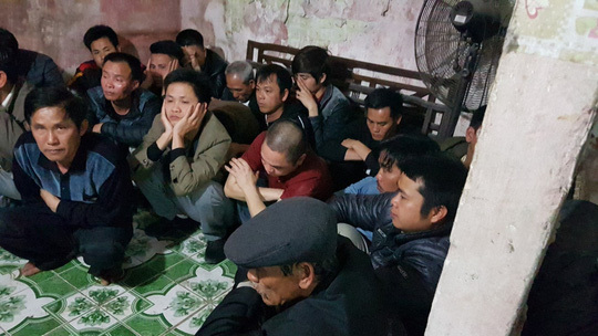 Phá ổ cờ bạc lớn trong quán thịt mèo, bắt giữ 26 đối tượng