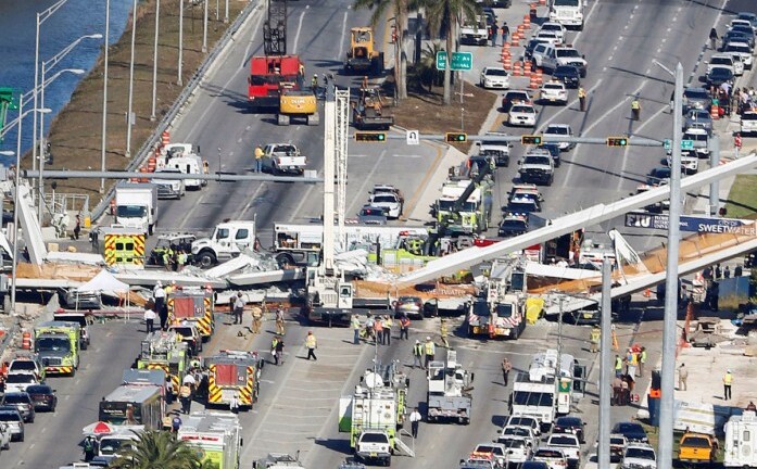 Mỹ: Cầu vượt mới xây đổ sập đè chết 4 người ở Floria