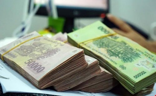 Bắt người đàn ông rao bán tiền giả qua mạng xã hội