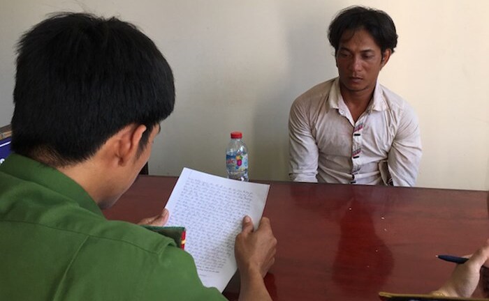 Biết chồng hiếp dâm con riêng nhưng vợ sợ hãi, không dám báo công an 