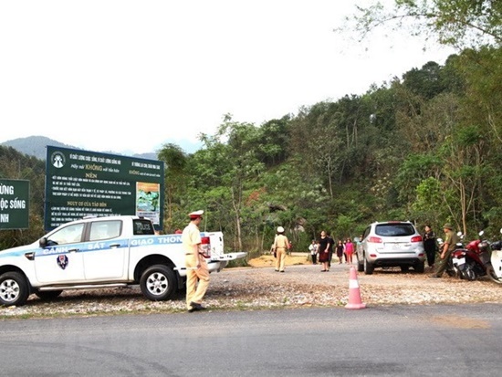 Vụ 3 người chết trên xe Mercedes: Người vợ vừa gửi đơn ly hôn đến tòa