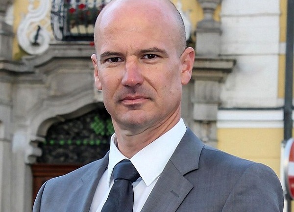 Nam luật sư Áo khởi kiện sau khi trượt bầu cử do giới tính nam