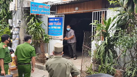 Em trai chôn xác chị gái ngay dưới gầm giường vì... 