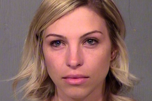 Cô giáo 27 tuổi bị bắt vì quan hệ tình dục với nam sinh 13 tuổi