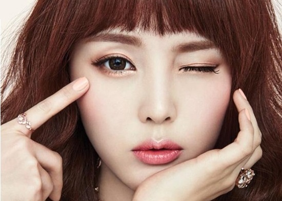 Bấm mí hay cắt mí sẽ tốt hơn?