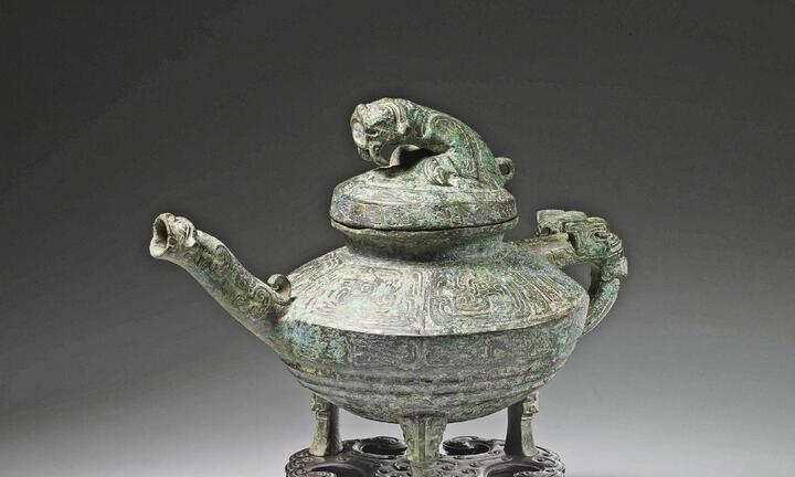 Đấu giá chiếc bình cổ 3.500 năm tuổi có giá 6,5 tỷ đồng