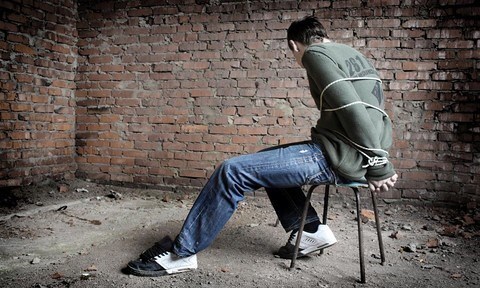 Tạm giữ nhân viên quán bar bắt giữ người đòi 5 triệu đồng tiền chuộc