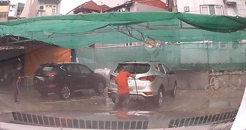 Bãi đỗ xe có kẻ “lạ mặt” dọa giết Phó Trưởng công an quận vẫn hoạt động trái phép