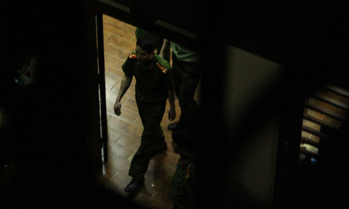 Công an khám nhà ông Phan Văn Vĩnh trong đêm