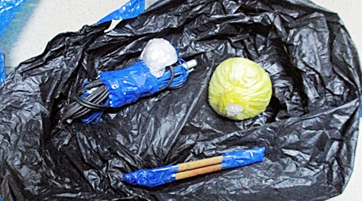 Vợ tố chồng tàng trữ trái phép vật liệu nổ trong nhà