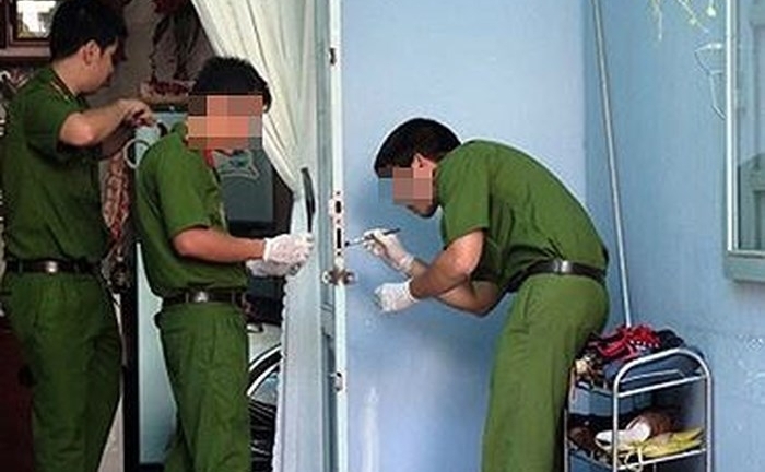 Điều tra vụ người đàn ông tử vong tại nhà với vết đâm trên ngực