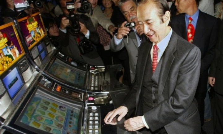 Tỷ phú sòng bạc Ma Cao Stanley Ho nghỉ hưu ở tuổi 96