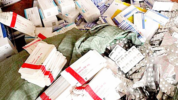 Nhiều loại thuốc giả một cách tinh vi, bán công khai tại những hiệu thuốc ở Hà Nội và TP.HCM