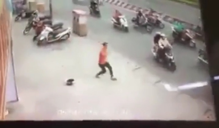 Clip: Thanh niên bẻ khóa Air Blade 