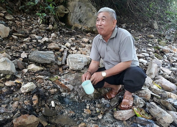 Nghệ An: Người dân ùn ùn tìm uống “nước thần” mong chữa bách bệnh