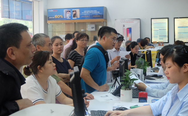 Hai nhà mạng lớn lùi thời hạn bổ sung thông tin, Viettel giữ nguyên