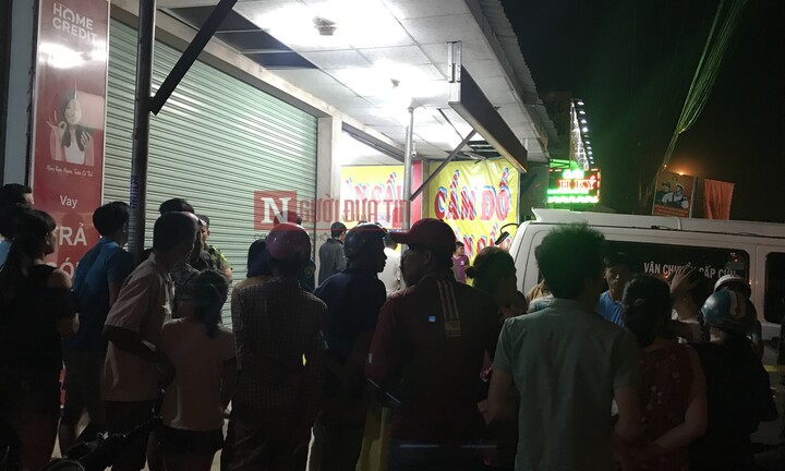 Nóng: Điều tra vụ vợ và con chết, chồng nằm thoi thóp trong tiệm cầm đồ