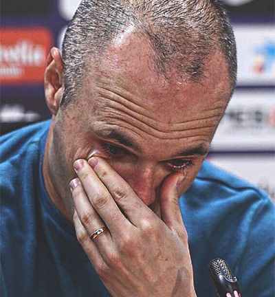 Chính thức xác nhận chia tay Barcelona vào cuối mùa, Iniesta rơi lệ 