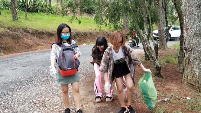 Đường phố Hà Nội dịp nghỉ lễ 30/4-1/5 vắng lặng khác thường