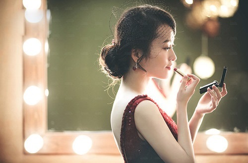 Đàn bà hấp dẫn và mạnh mẽ, không dựa vào đàn ông sẽ luôn thu hút