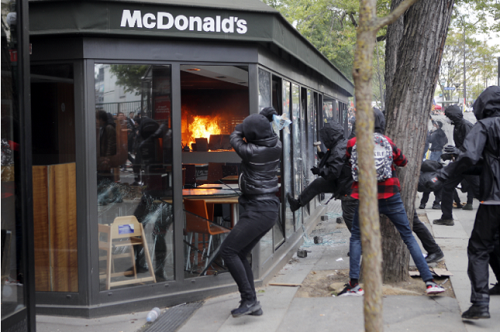 Cảnh sát Pháp bắt giữ gần 200 người bạo động ngày Quốc tế Lao động