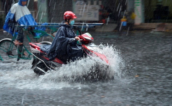 Dự báo thời tiết ngày 4/5: Mưa dông trên cả nước, nhiều nơi đề phòng lốc xoáy