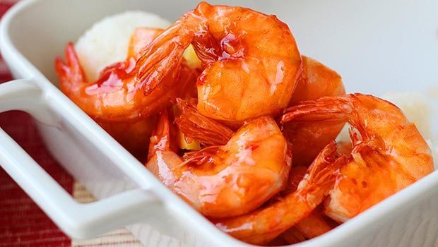 Món ngon bữa trưa: Tôm sốt chua ngọt ăn là mê