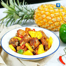 Bữa trưa ngon cơm với sườn rim dứa chua ngọt