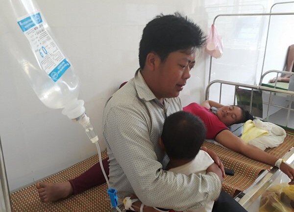 Sơn La: 141 người cấp cứu sau bữa cỗ cưới khiến bệnh viện quá tải