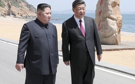 Clip: Hai nhà lãnh đạo Trung Quốc, Triều Tiên đi dạo bên bờ biển Đại Liên