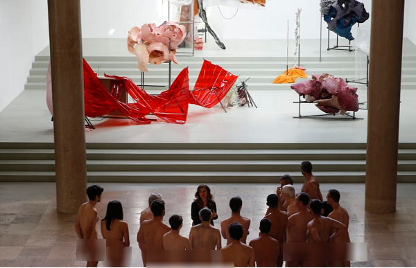 Kỳ lạ bảo tàng cho khách tham quan khỏa thân 