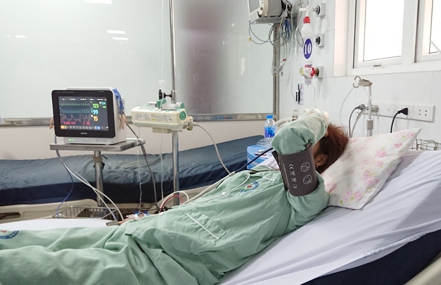 Tiêm thuốc làm trắng da, cô gái suýt mất mạng