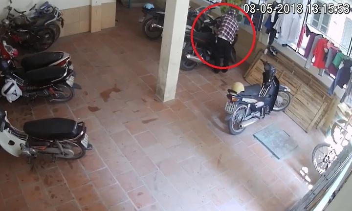 Clip: Trộm bẻ khóa 