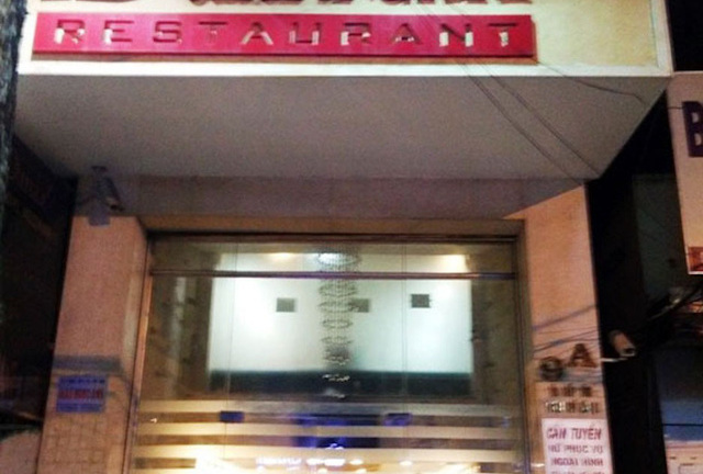 Cảnh sát TP. Hồ Chí Minh đột kích nhà hàng thác loạn Dmax giữa đêm khuya