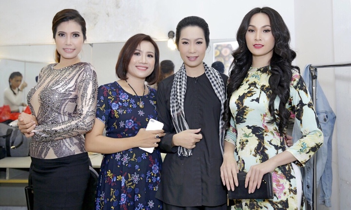 Áo dài truyền thống - Một nét duyên rất Việt